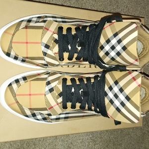 Burberry sneakers